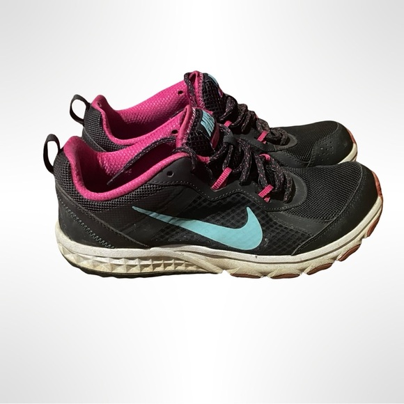 Nike Wild Trail Women's 643074-001 sz 10 Women Grey Pink trainers, work comfy - Picture 1 of 8